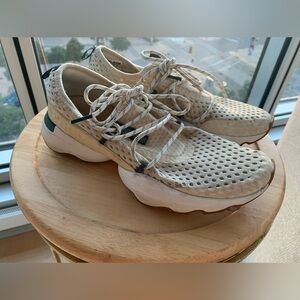 Women’s Sorel shoes 7.5